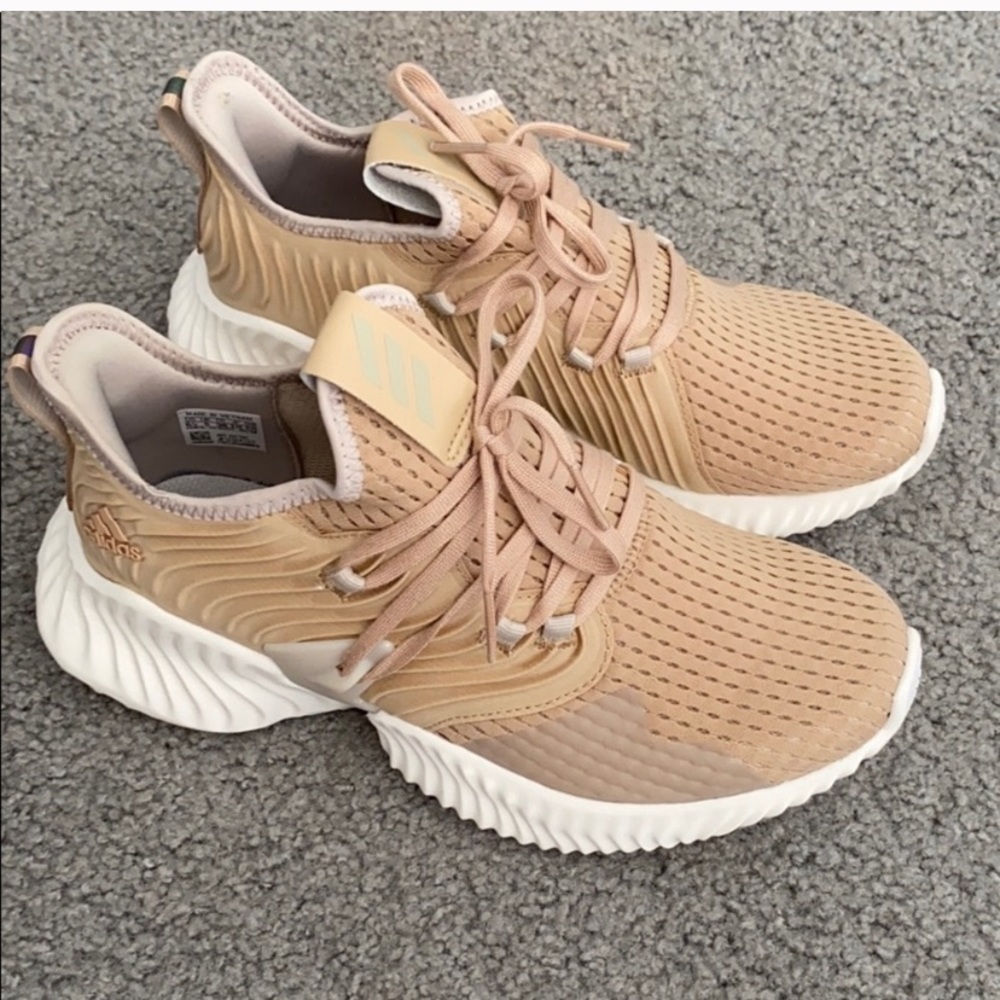 Adidas Alphabounce Running Shoes-Runs half size LG